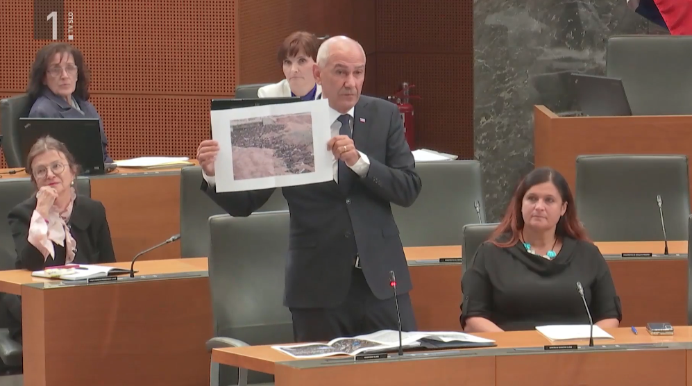Image for Janševa ponesrečena licitacija s trupli